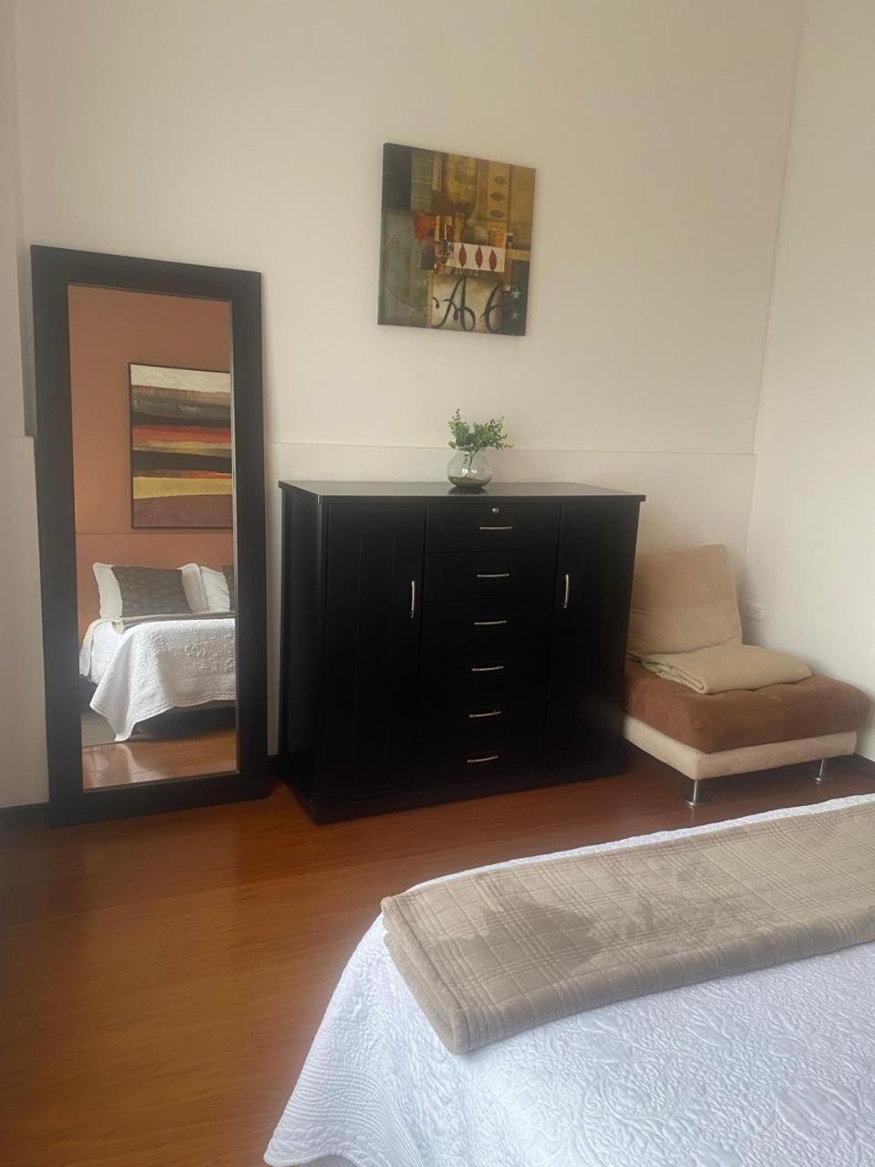 Hospedaje En Quito Norte, Apartamento & Suite Independientes Exteriör bild